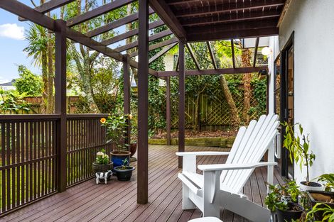 Photo of property in 3 Lantana Road, Green Bay, Auckland, 0604