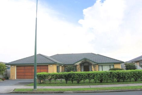 Photo of property in 5 Macnean Drive, East Tamaki Heights, Auckland, 2016