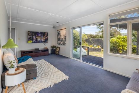 Photo of property in 12 Spenmoor Street, Newlands, Wellington, 6037