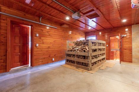 Photo of property in 31 Church Street, Waipawa, 4210