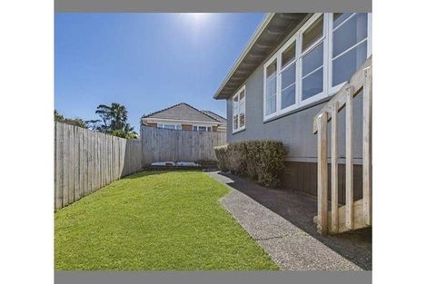 Photo of property in 66 Don Buck Road, Massey, Auckland, 0614