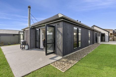 Photo of property in 37 Farrant Drive, Wanaka, 9305