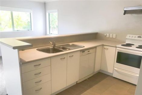 Photo of property in 2/9 Grenadine Place, Unsworth Heights, Auckland, 0632