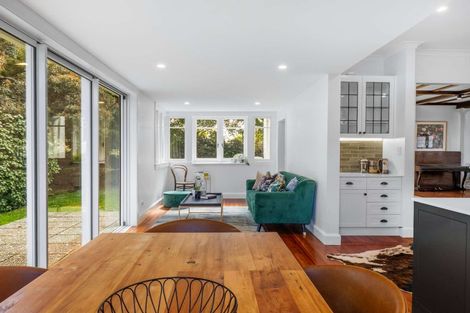 Photo of property in 5 Parkes Avenue, Saint Johns Hill, Whanganui, 4501