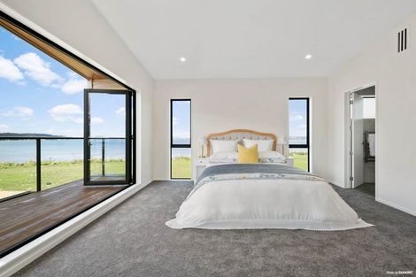 Photo of property in 6 Picnic Point Road, Hobsonville, Auckland, 0616