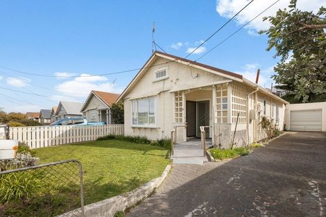 Photo of property in 32 Bridge Street, Rongotai, Wellington, 6022