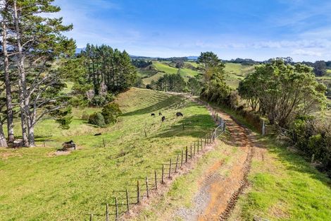 Photo of property in 402 Hursthouse Road, Tarurutangi, Inglewood, 4389