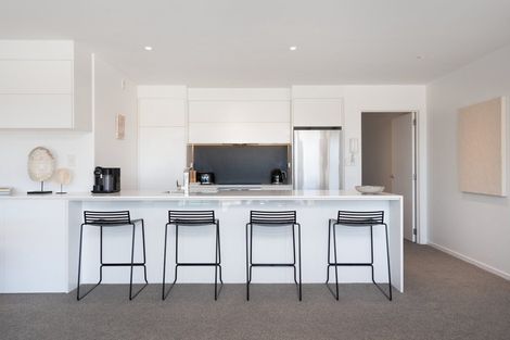 Photo of property in 135 Marine Parade, Mount Maunganui, 3116