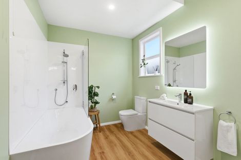Photo of property in 24 Pembroke Road, Northland, Wellington, 6012