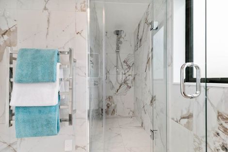 Photo of property in 90a Seymour Road, Sunnyvale, Auckland, 0612