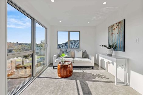 Photo of property in 7c Maroubra Place, Botany Downs, Auckland, 2010