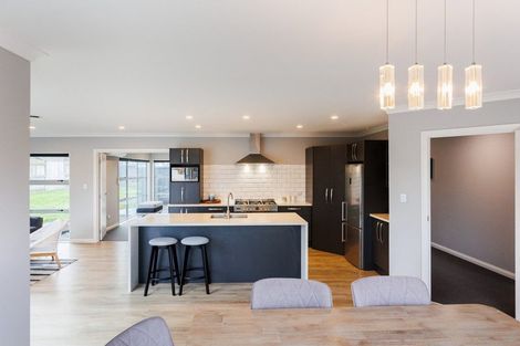 Photo of property in 7 Galea Grove, Kelvin Grove, Palmerston North, 4414