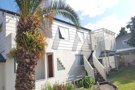 Photo of property in 2/276 East Coast Road, Milford, Auckland, 0620