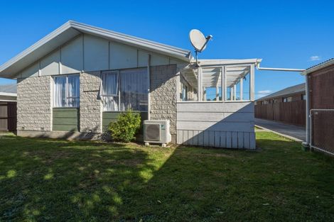 Photo of property in 2/202 Sawyers Arms Road, Bishopdale, Christchurch, 8053