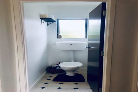 Photo of property in 1/41 Masterton Road, Rothesay Bay, Auckland, 0630