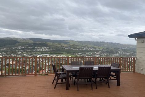 Photo of property in 21 Chastudon Place, Tawa, Wellington, 5028