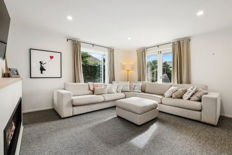 Photo of property in 34 Aikmans Road, Merivale, Christchurch, 8014