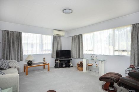 Photo of property in 14 Hamlet Street, Dannevirke, 4930