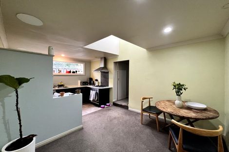 Photo of property in 192 Sutherland Road, Lyall Bay, Wellington, 6022