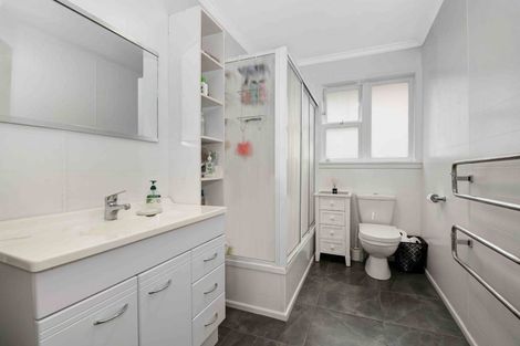 Photo of property in 95 Mangakura Road, Helensville, 0800