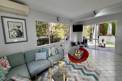 Photo of property in 19 Ravenstone Place, Chatswood, Auckland, 0626