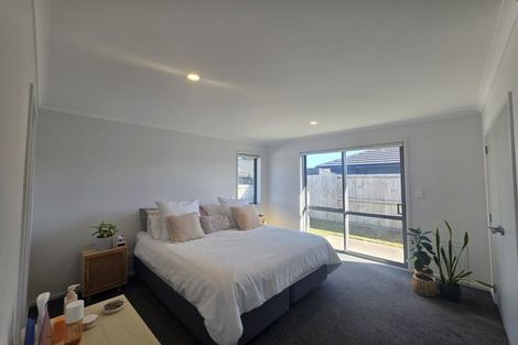 Photo of property in 28 Komata Crescent, Papamoa Beach, Papamoa, 3118