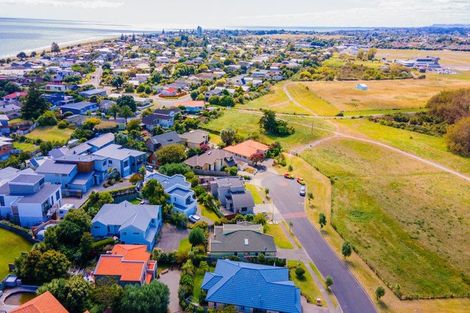 Photo of property in 11 Avion Terrace, Raumati Beach, Paraparaumu, 5032