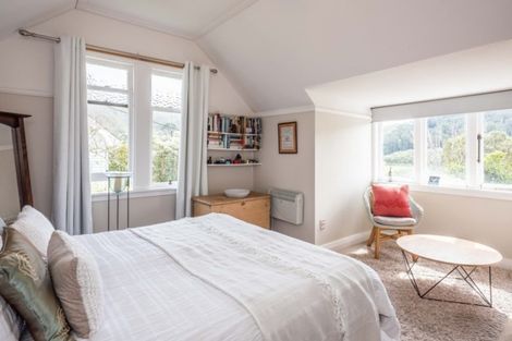 Photo of property in 385a Karori Road, Karori, Wellington, 6012