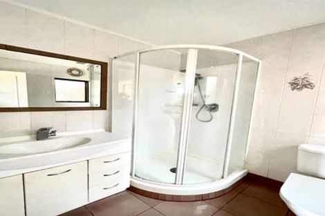 Photo of property in 15 Lake Road, Northcote, Auckland, 0627