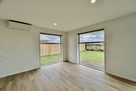 Photo of property in 5/172 Don Buck Road, Massey, Auckland, 0614