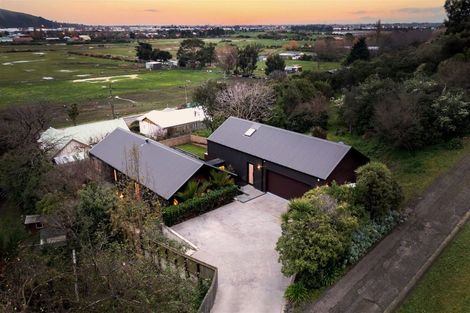 Photo of property in 2 Hammerton Lane, Heathcote Valley, Christchurch, 8022