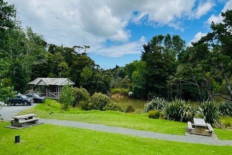 Photo of property in 1 Awanui Crescent, Matakana, 0985