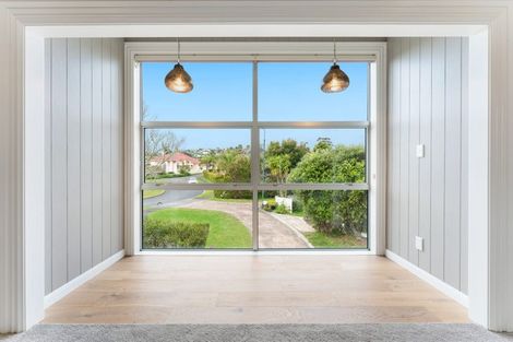 Photo of property in 17 Te Hoe Grove, Pinehill, Auckland, 0632