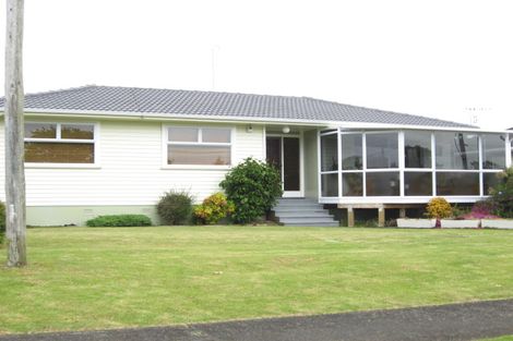 Photo of property in 18 Matapouri Road, Mangere Bridge, Auckland, 2022