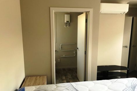 Photo of property in 21u4 Park Terrace, Hamilton Central, Hamilton, 3204