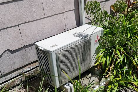 Photo of property in 32 Luff Place, Westport, 7825