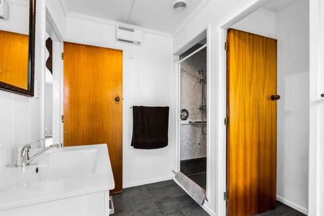 Photo of property in 2a Tawa Street, Inglewood, 4330