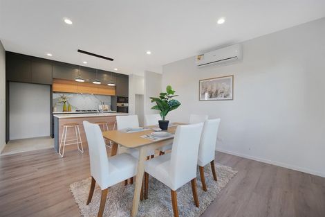 Photo of property in 30 Cloonlyon Drive, Flat Bush, Auckland, 2019