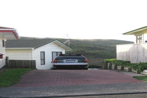 Photo of property in 39 Sunhaven Drive, Newlands, Wellington, 6037