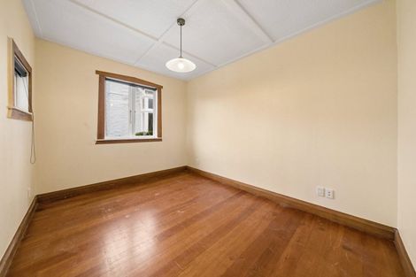 Photo of property in 8 Raroa Crescent, Northland, Wellington, 6012