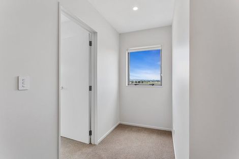 Photo of property in 39 Parkmore Drive, Rosehill, 2113