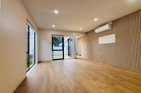 Photo of property in 21e Putini Road, Mangere Bridge, Auckland, 2022