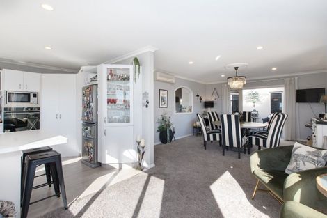 Photo of property in 5 Downing Place, Welcome Bay, Tauranga, 3112