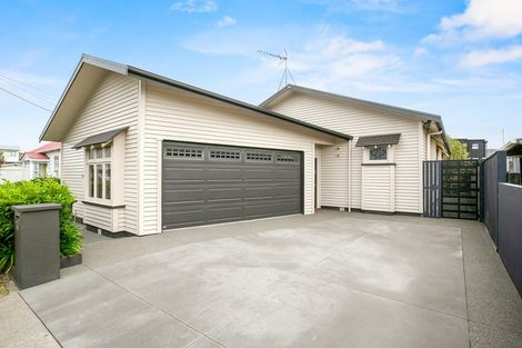 Photo of property in 65 Lemon Street, New Plymouth, 4310