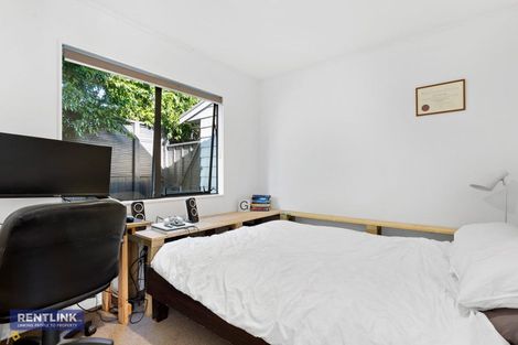 Photo of property in 19 Checketts Place, Papamoa Beach, Papamoa, 3118