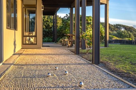 Photo of property in 8 Beachview Grove, Peka Peka, Waikanae, 5391