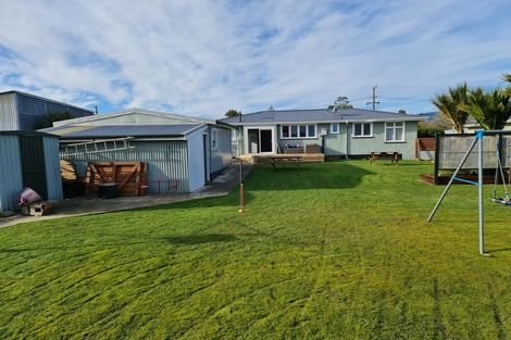 Photo of property in 4 Eastons Road, Westport, 7825