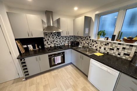 Photo of property in 88 Roxburgh Street, Mount Victoria, Wellington, 6011