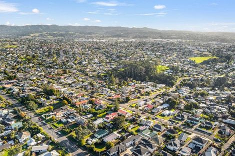 Photo of property in 46a Farquhar Road, Glendene, Auckland, 0602