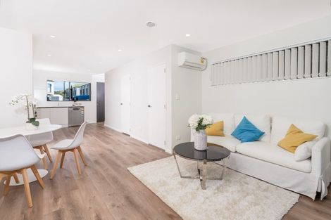 Photo of property in 21 Huri Street, Mangere Bridge, Auckland, 2022